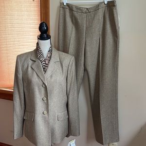 Suit Studio 2Piece Suit with Scarf Taupe Size 14